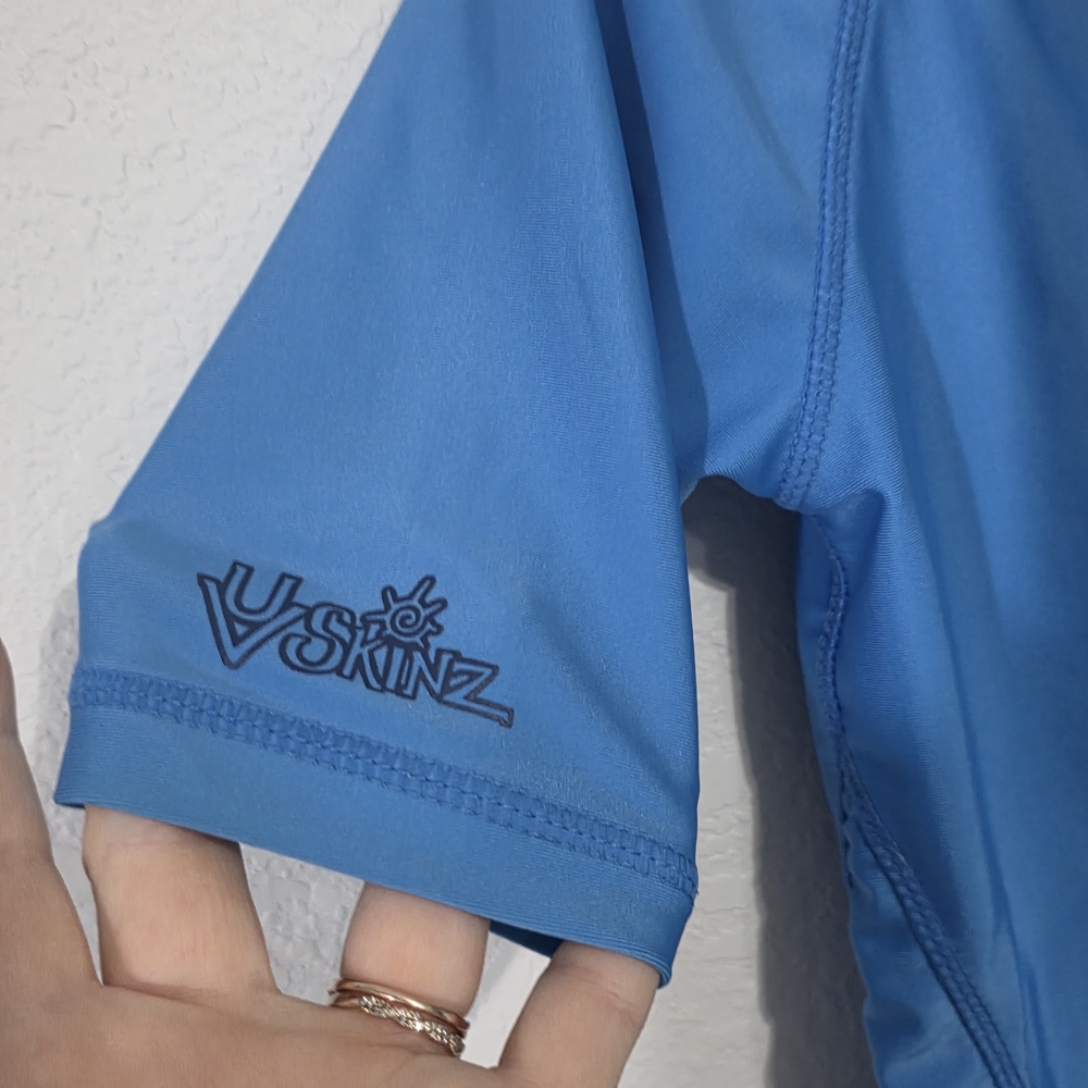 UVSkinz SPF 50+ Kids Size 5 Swim Rashguard, swim Shorts, & Reversible Hat - Picture 4 of 10